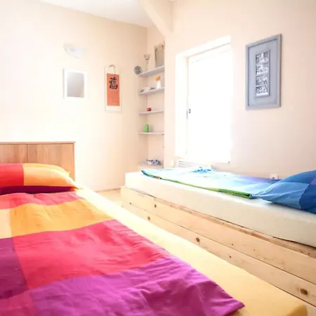 Apartment Markale *